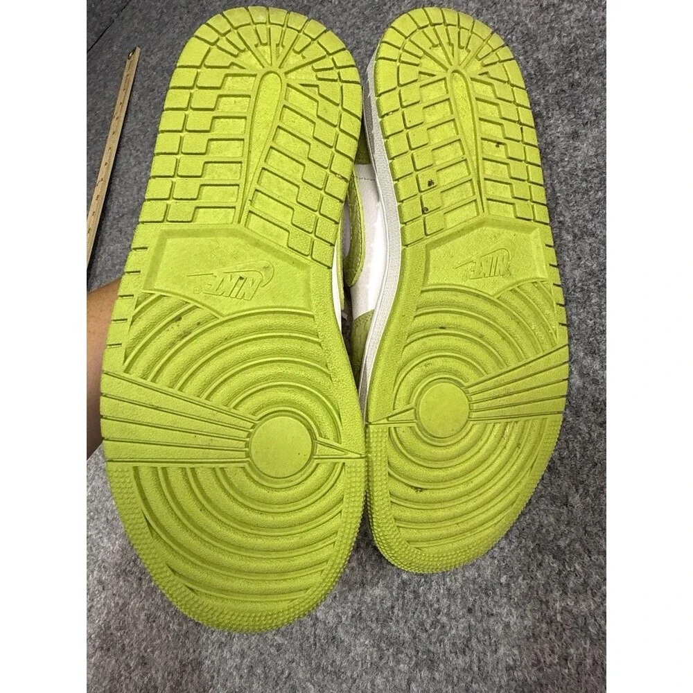 Air Jordan 1 Mid SE “Green Python” – Women’s Size 7 – Premium Leather –Excellent
